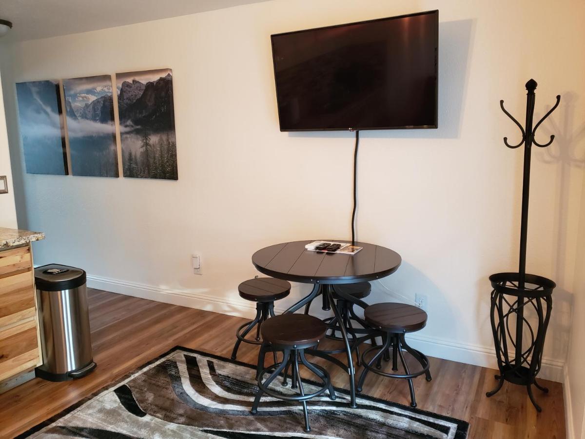 Yosemite Foothill Retreat - Private Guest Suite #3 コアーシーゴールド エクステリア 写真